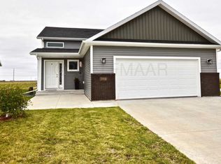 6182 58th St S, Fargo, ND 58104