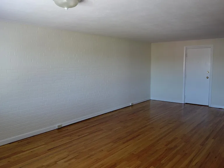 67 Robin Rd #2 — Photo 2