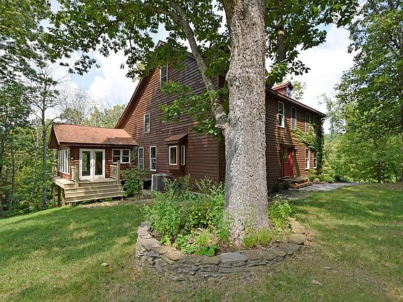 2nd image of 1024 Pucksinwah Point Dr