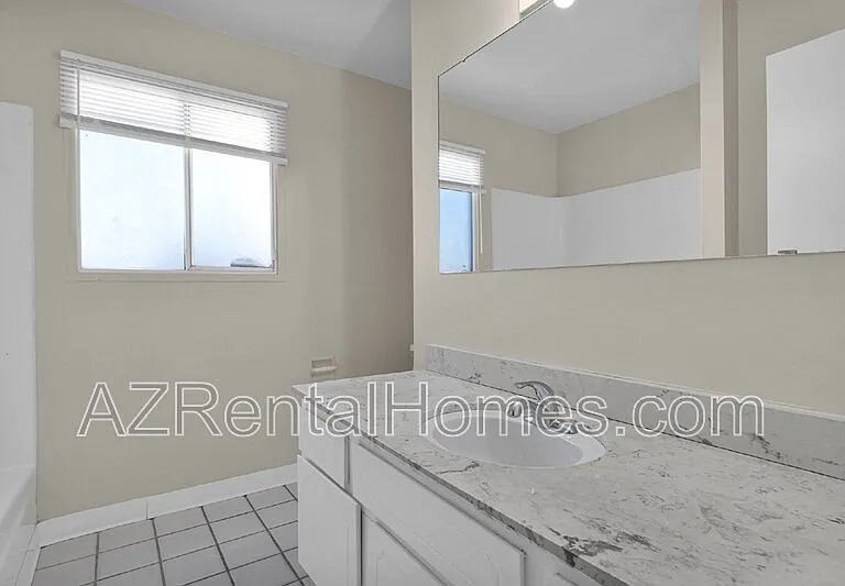 966 E La Jolla Dr — Photo 28