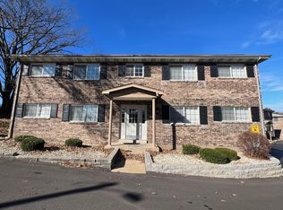 1545 Leeshores Ln APT D, Saint Louis, MO 63125