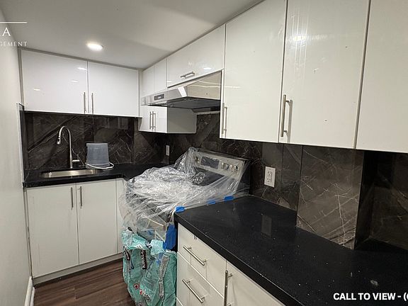 2nd image of 3322 Greenbelt Cres #2