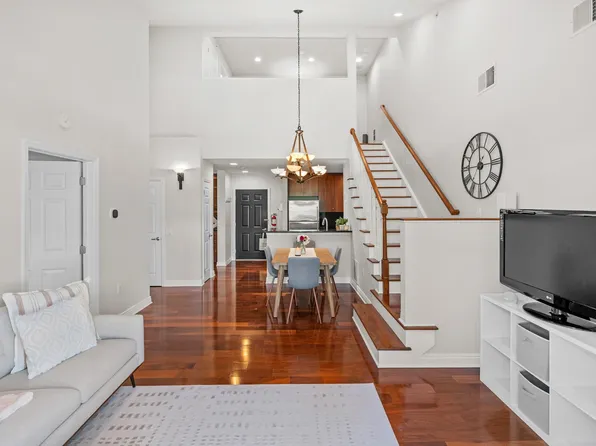 7400 River Road image 1 of 34