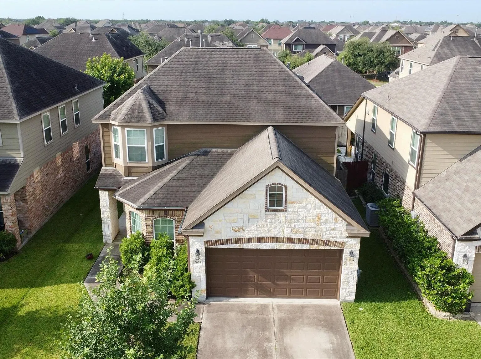 4 bed, 2385 sqft, $2,550 — Photo 4