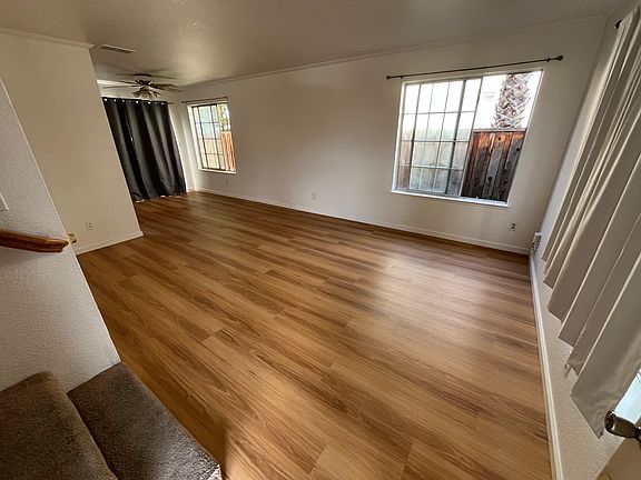 2nd image of 3035 Rose Ave