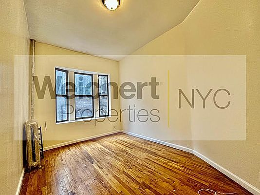 4th image of 695 Saint Nicholas Ave APT 4