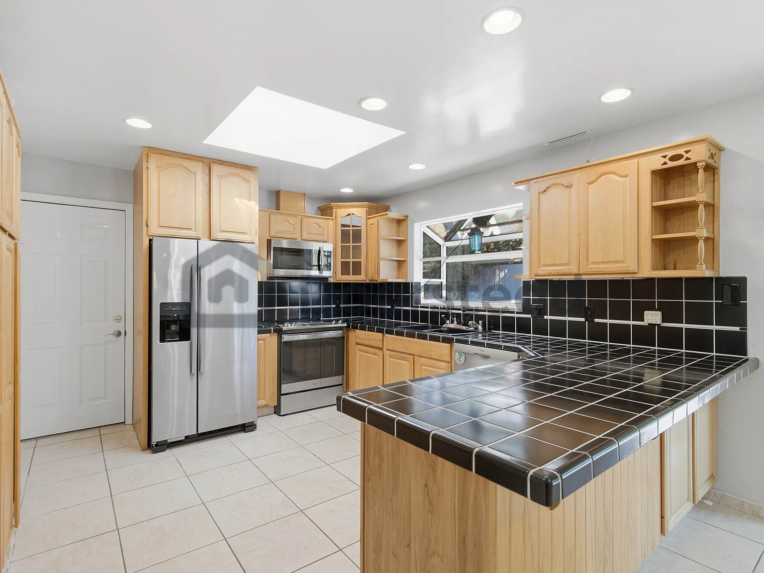 3 bed, 2.0 bath, 1442 sqft, $3,795 — Photo 1