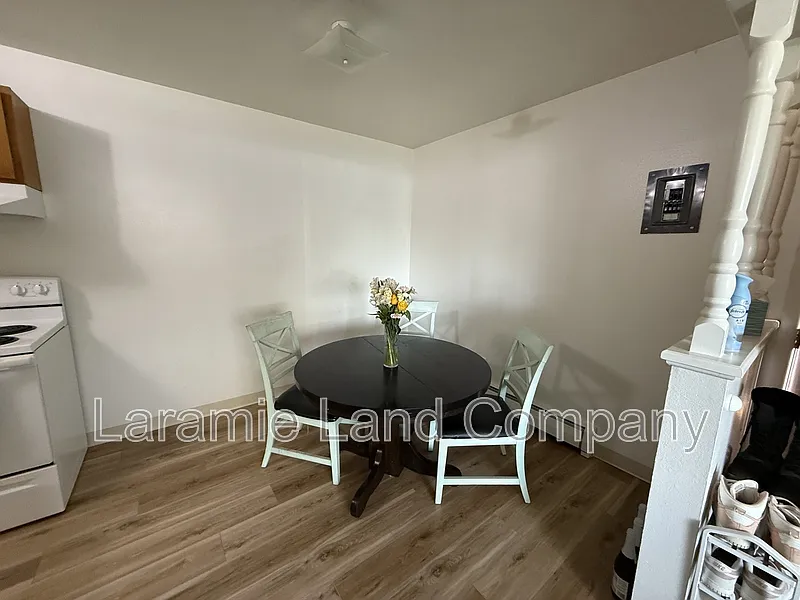 2 bed, 1.0 bath, 800 sqft, $995 — Photo 3