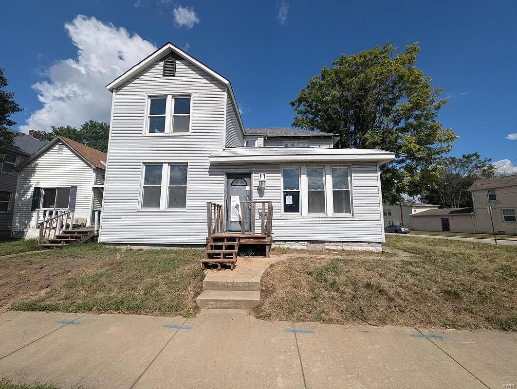1653 7th St photo 1