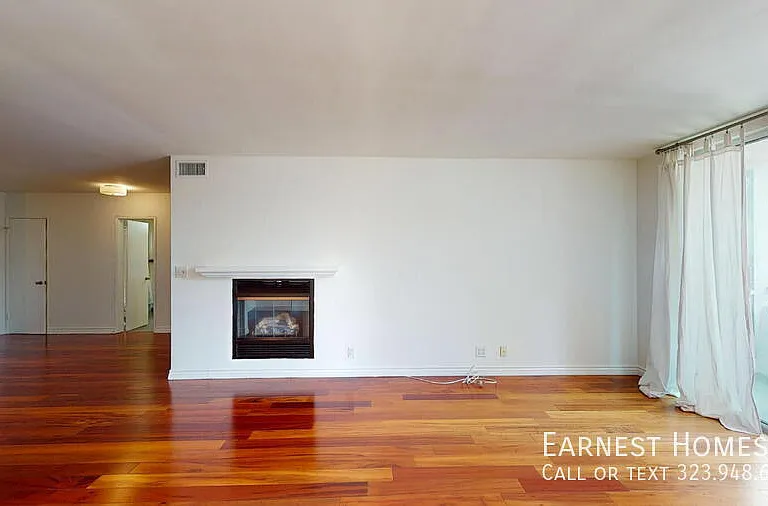 1010 N Kings Rd #310 — Photo 3