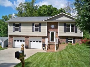 1206 Big Oak Ct, Lenoir, NC 28645