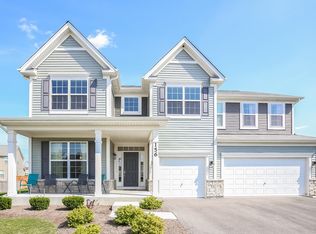 156 Bluegrass Pkwy, Oswego, IL 60543