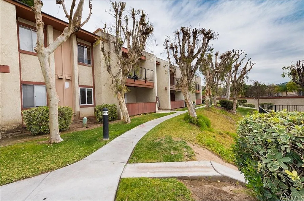 2 bed, 886 sqft, $2,480 — Photo 4