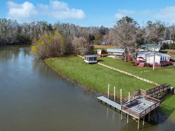 502 Byrd Parker Dr, Wewahitchka, FL 32465