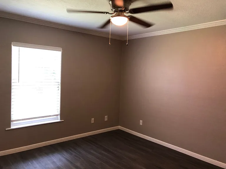 109 Varsity Dr — Photo 18