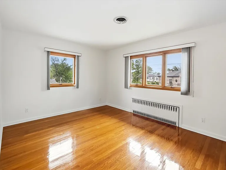 535 Summit St — Photo 19