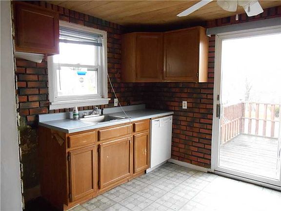 4th image of 945 Idaho St