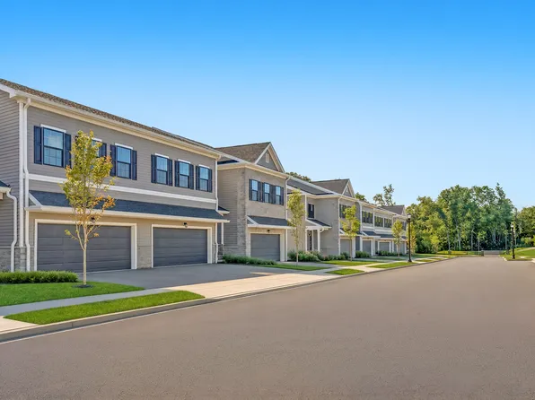 14 Belmont Pl, Oakland, NJ 07436