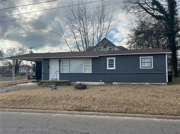 301 N 5th St, Ozark, AR 72949