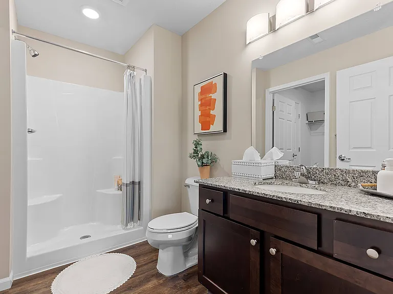 Redwood Grand Blanc — Photo 16