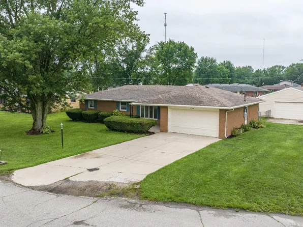 102 Tanglewood Dr, Anderson, IN 46012