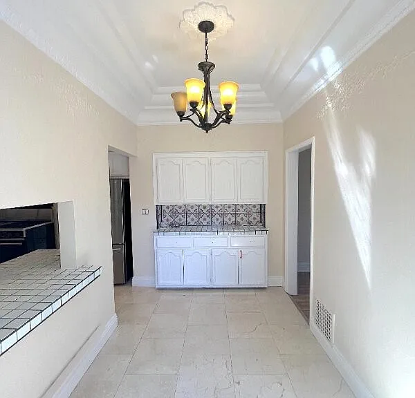 223 1/2 S Gale Dr — Photo 13