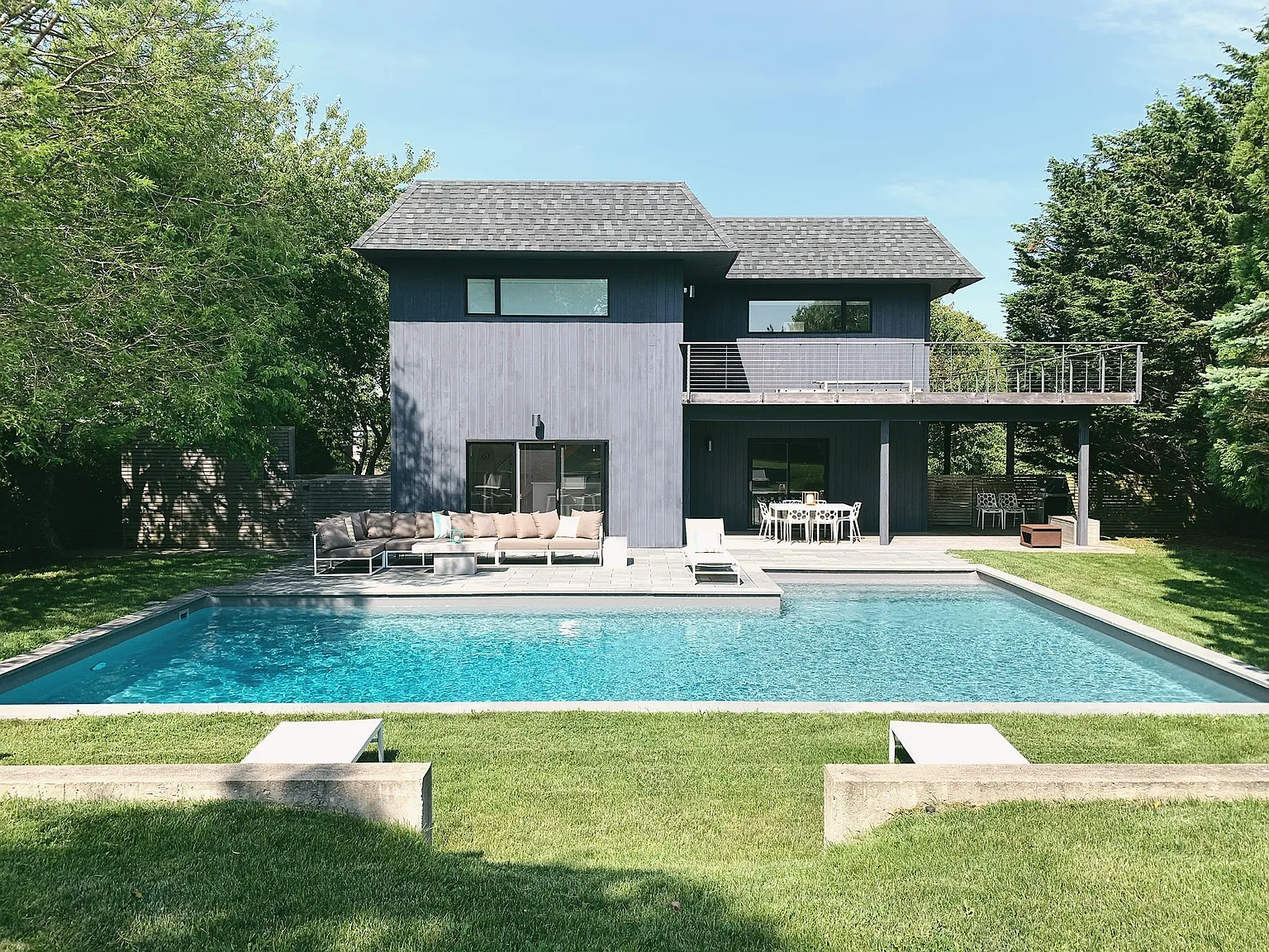 Montauk Modern With Expansive Ocean Views — Photo 1