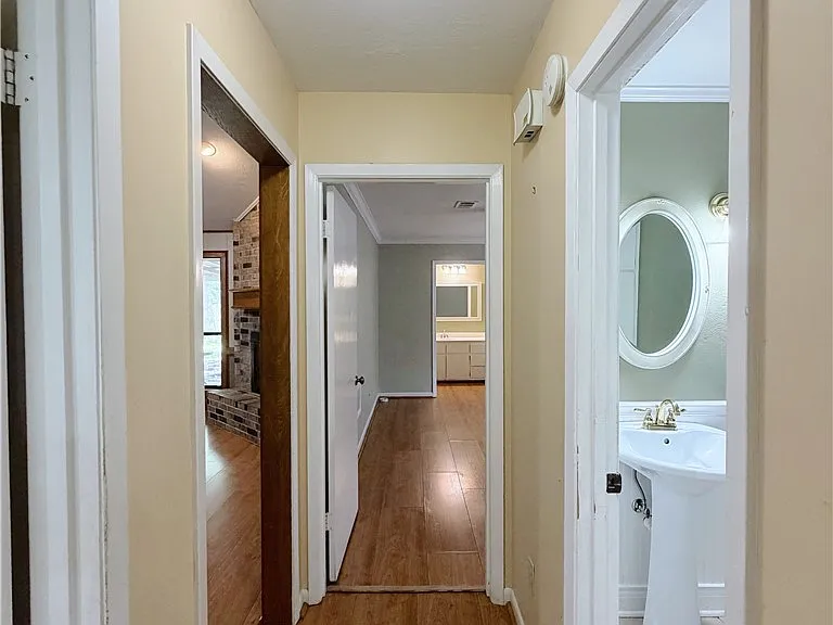 2706 Red Hill Dr — Photo 32