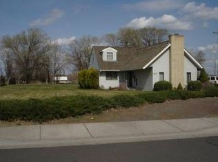 975 E Ridgeway Ave, Hermiston, OR 97838