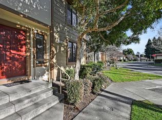 386 Park Place Dr, Petaluma, CA
