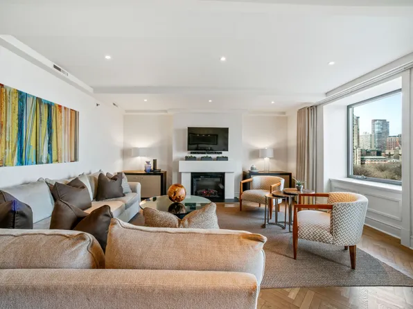 160 Central Park South image 1 of 14