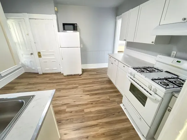 176-182 Elmwood Ave, 176-182 Elmwood Ave #1, Burlington, VT 05401