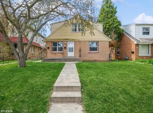 2915 N 54th St, Milwaukee, WI 53210