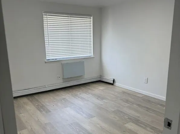 (undisclosed Address), Fresh Meadows, NY 11365