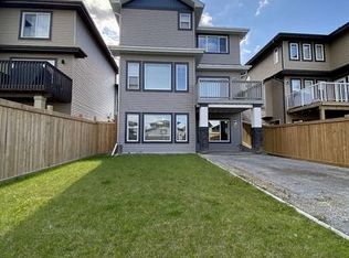 9863 222nd St NW, Edmonton, AB T5T7J1