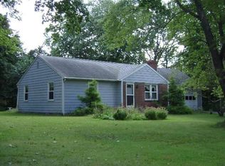 32 Nipsah Rd, Warwick, RI 02818