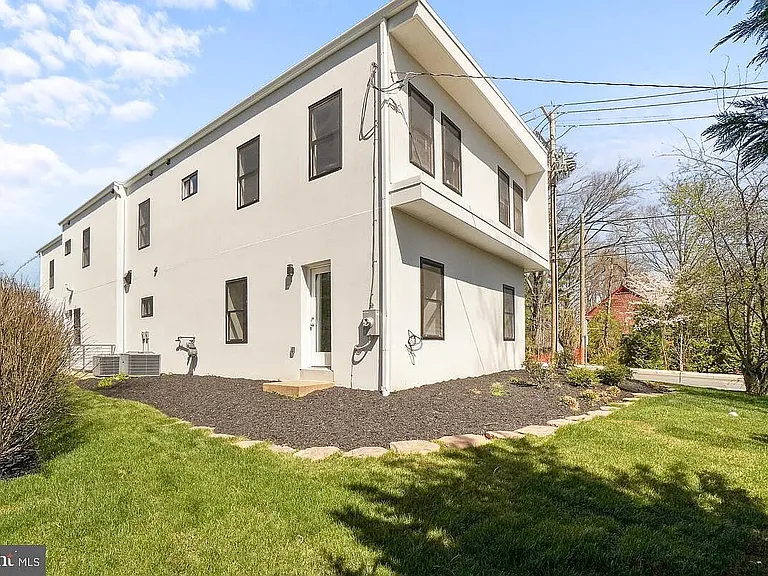 8618 Jones Mill Rd — Photo 4