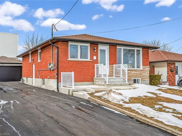 74 Victor Blvd, Hamilton, ON L9A 2V4