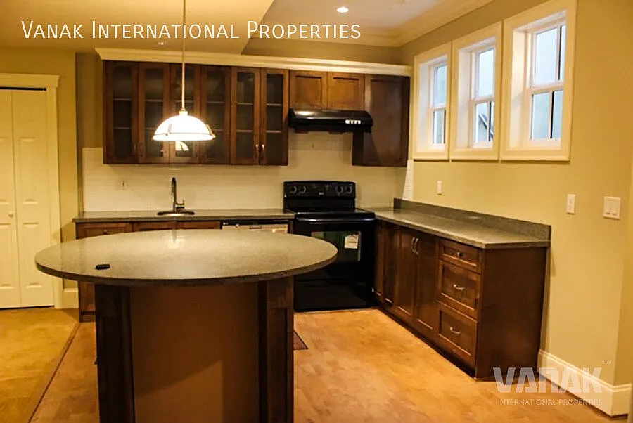 Spacious 2-Bedroom Basement Suite in Canyon Height — Photo 4