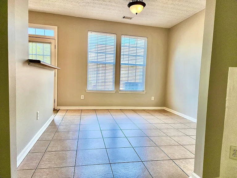 5361 Paramount View Way — Photo 7