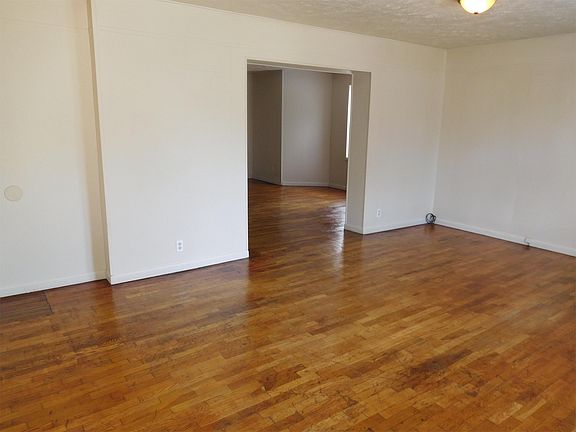 3rd image of 208 N 12th St
