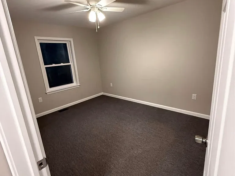 24 Magnolia Rd #4 — Photo 9