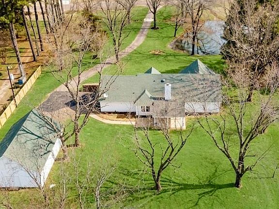 4th image of 4178 Davall Dr