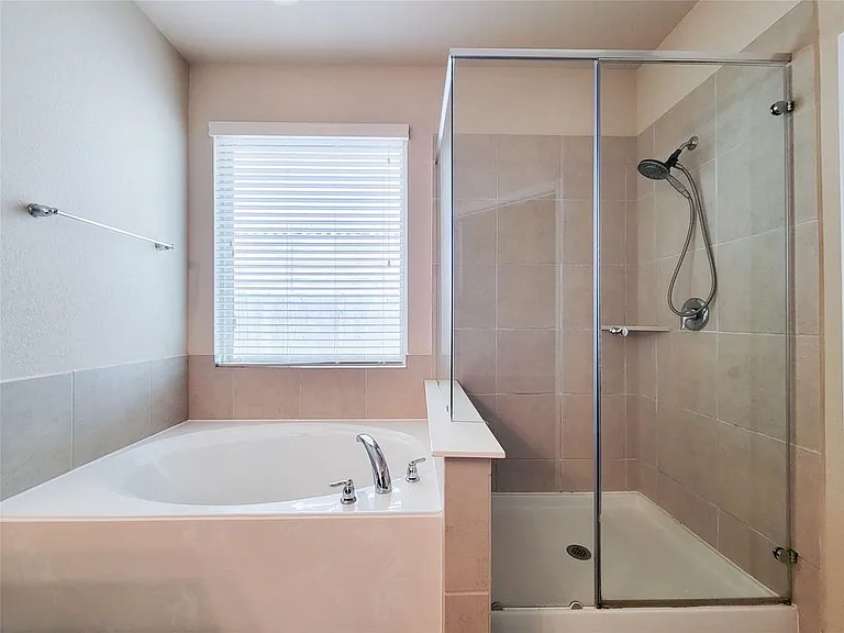 9718 Justin Ridge Ln — Photo 32