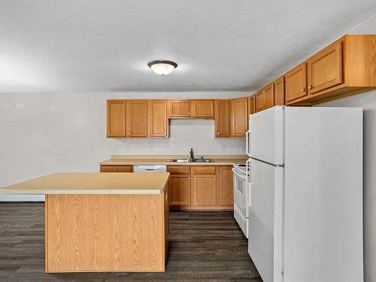 829 Michael Ritger St — Photo 2