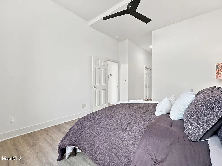 122 S Market St #1 — Photo 24