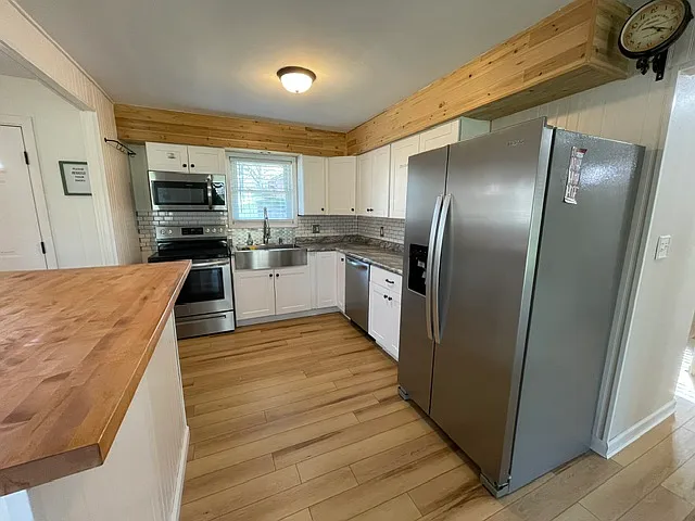 213 Columbus Dr — Photo 8