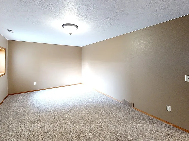 Horizon Properties — Photo 54