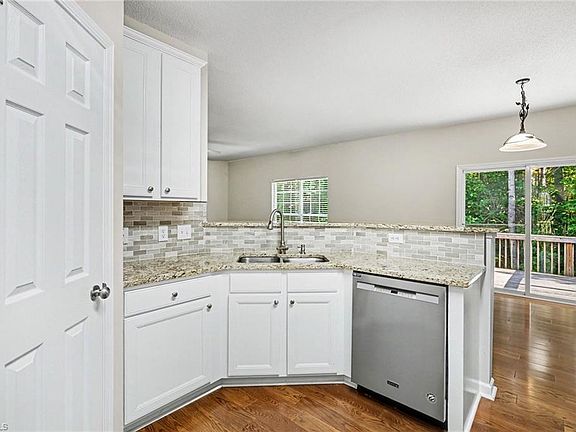 4th image of 349 Ivy Park Ln