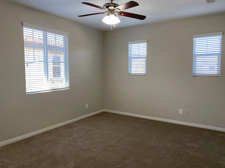36772 Maxmillian Ave — Photo 38